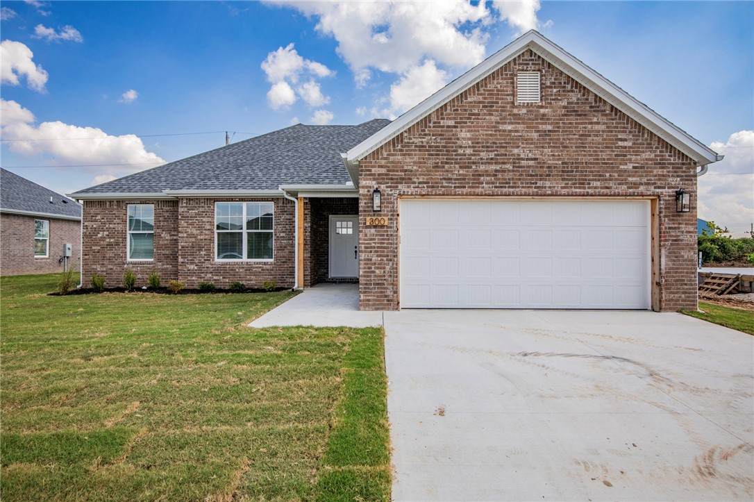 300 White Oak Street - Photo 1