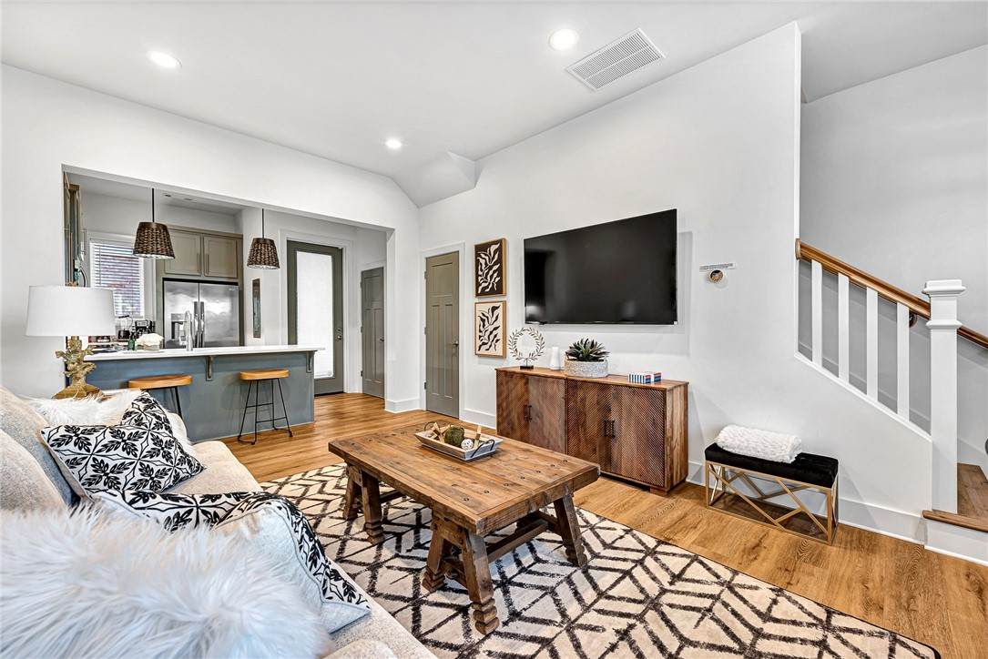 394 Hill Avenue - Photo 1