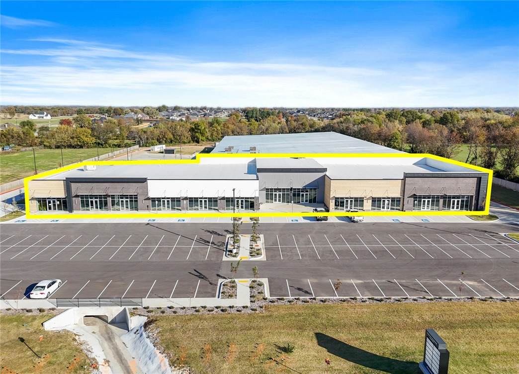 516 Henri De Tonti Boulevard - Photo 1