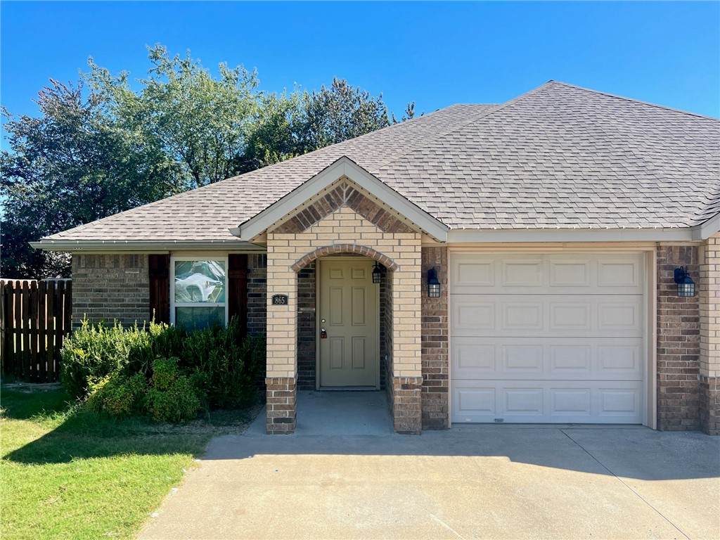 865 Meadowlands Drive - Photo 1