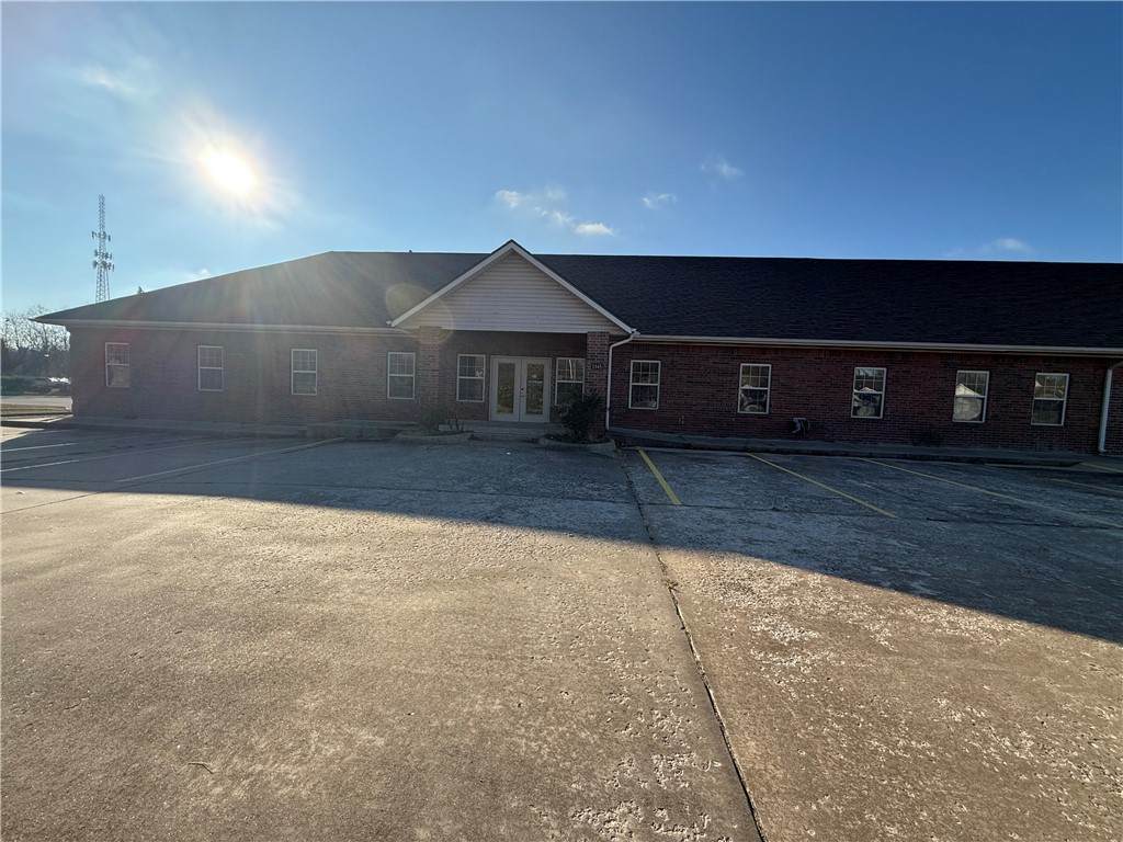 1845 Main Drive - Photo 1