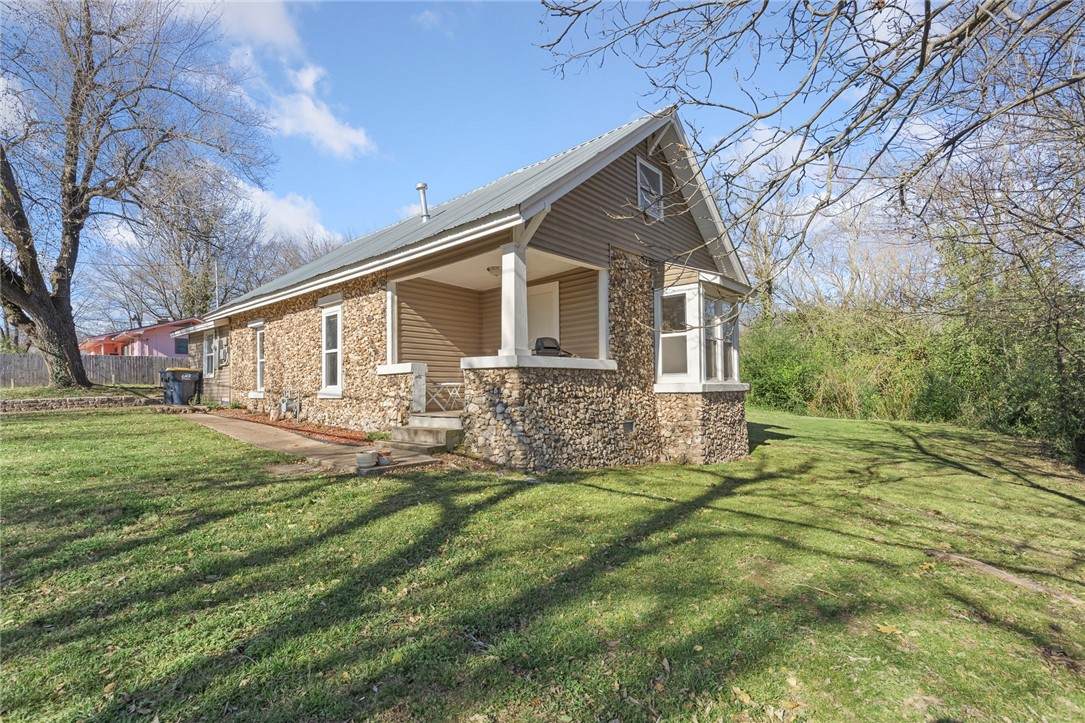 627 Sherman Avenue - Photo 1