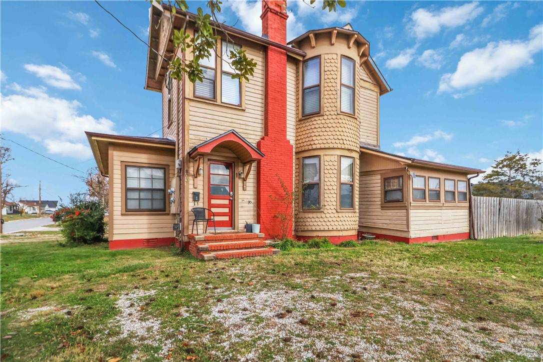 803 Maple Street - Photo 1