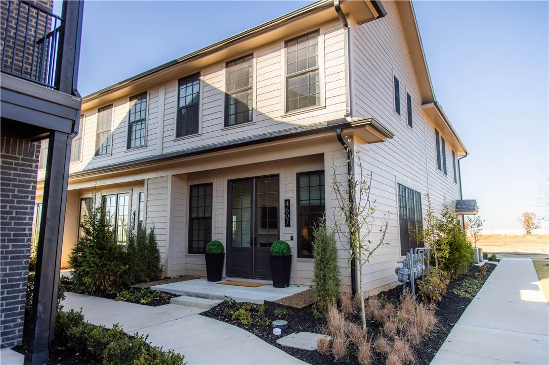 4607 47th Street - Photo 1