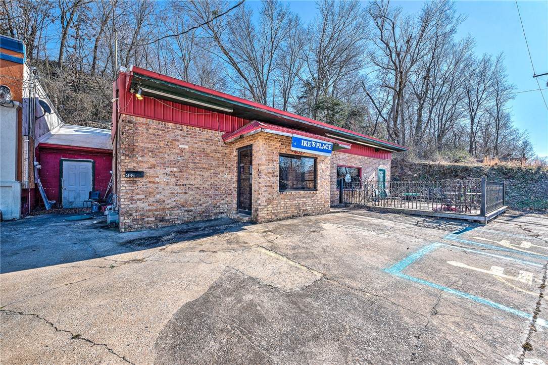 https://bt-photos.global.ssl.fastly.net/arkansas/orig_boomver_1_1331954-2.jpg