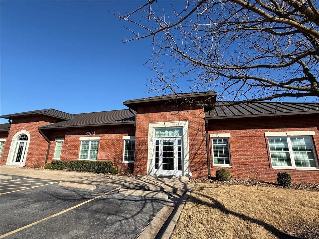 3704 Southern Hills Boulevard - Photo 1