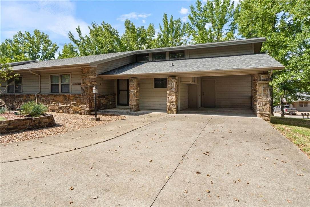 10 Wedgewood Lane - Photo 1