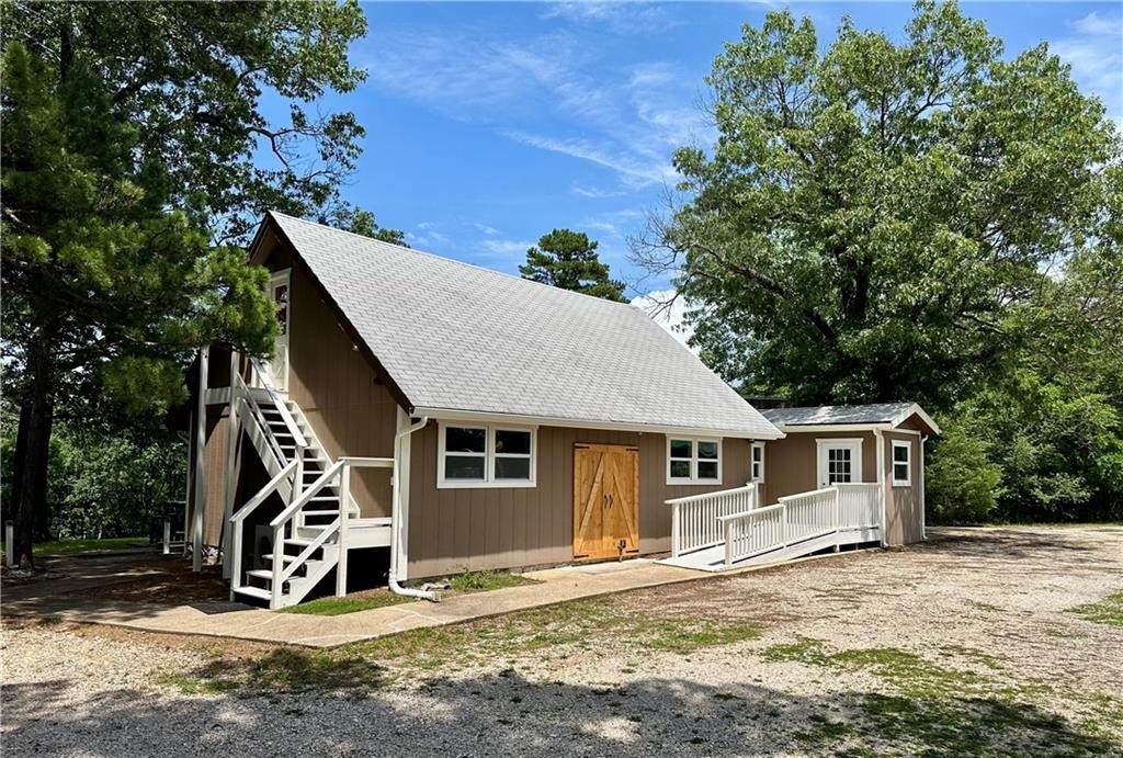 426 Van Buren - Photo 1