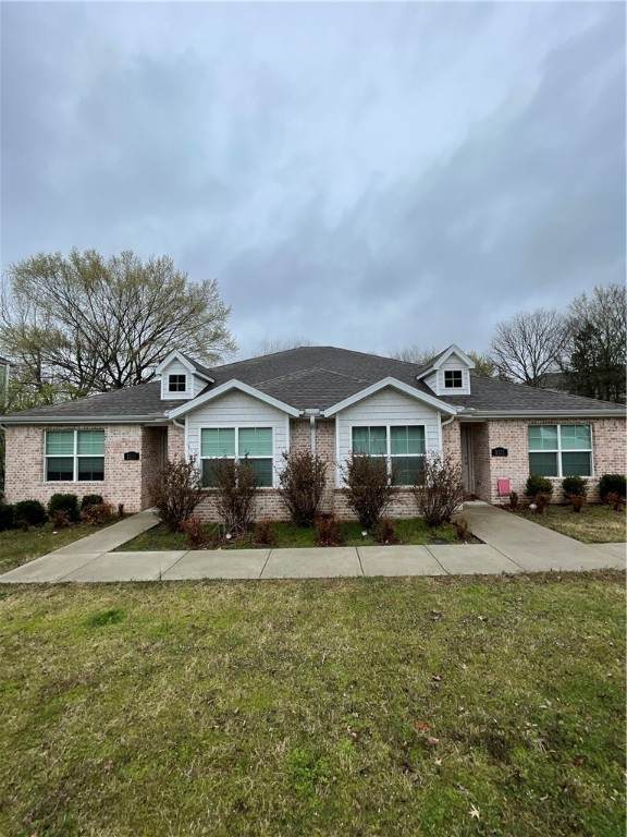 1535 Duncan Avenue - Photo 1