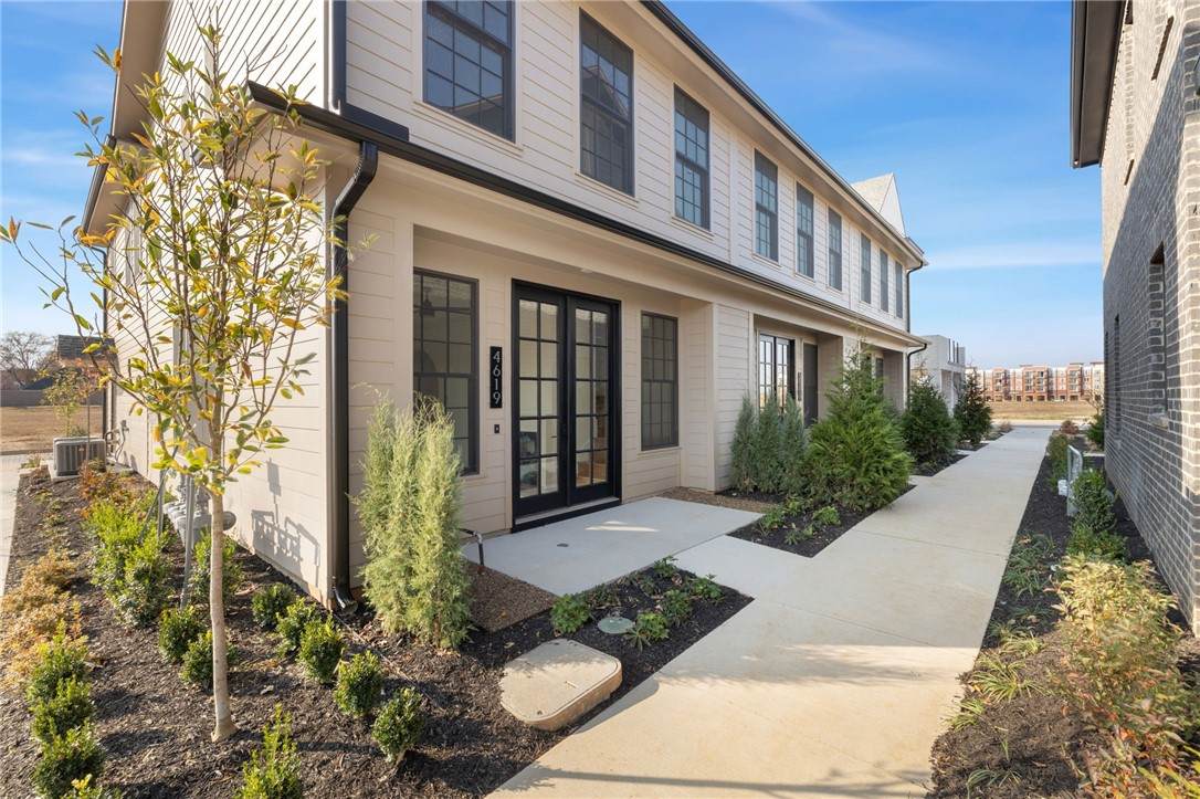 4619 47th Street - Photo 1