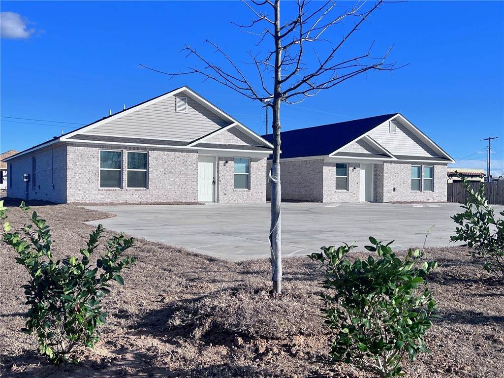 5211 32nd Street - Photo 1