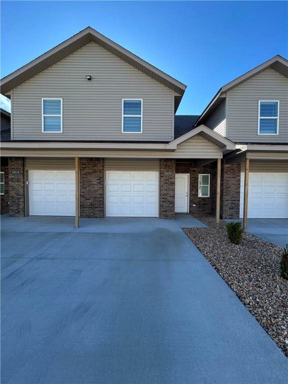 2806 Mockingbird Lane - Photo 1