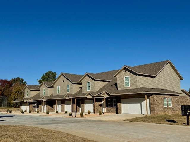 2800 Mockingbird Lane - Photo 1