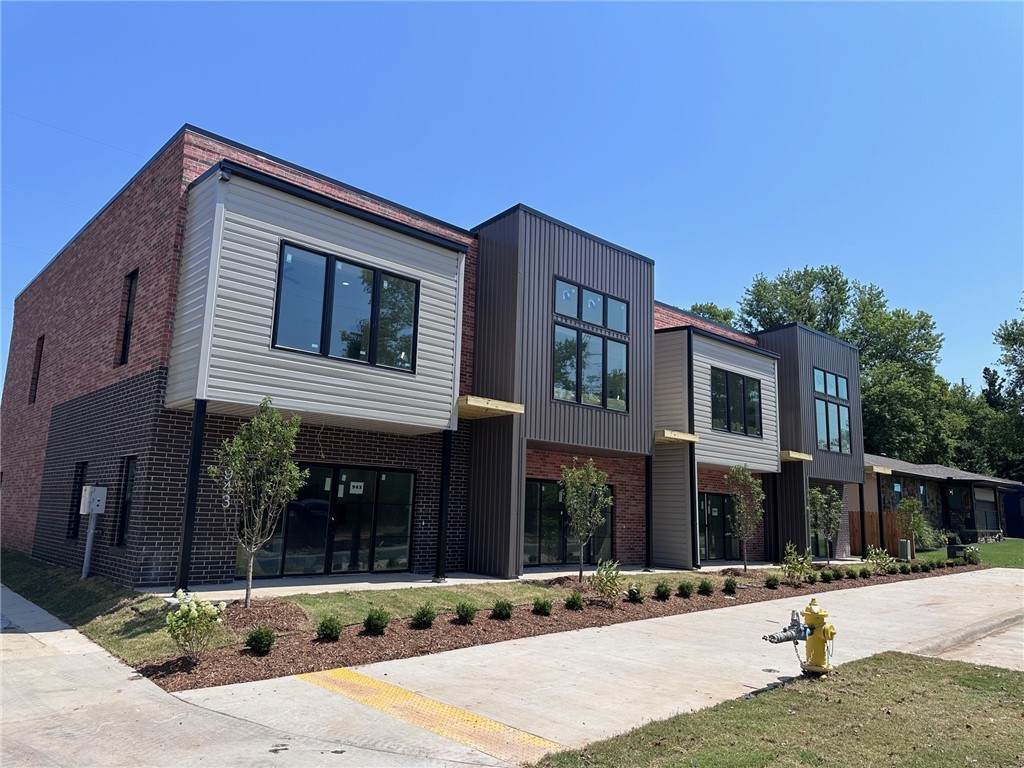 947 10th Street - Photo 1