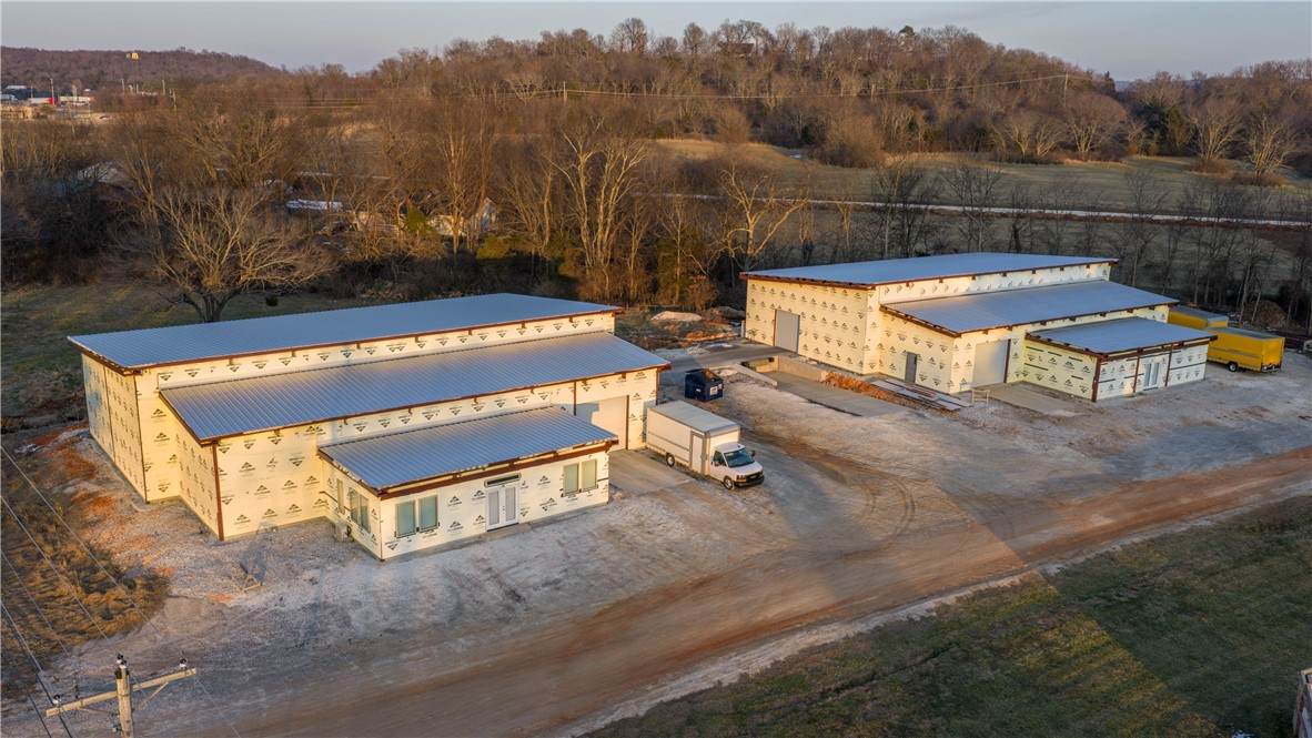 10508 265 Highway - Photo 1