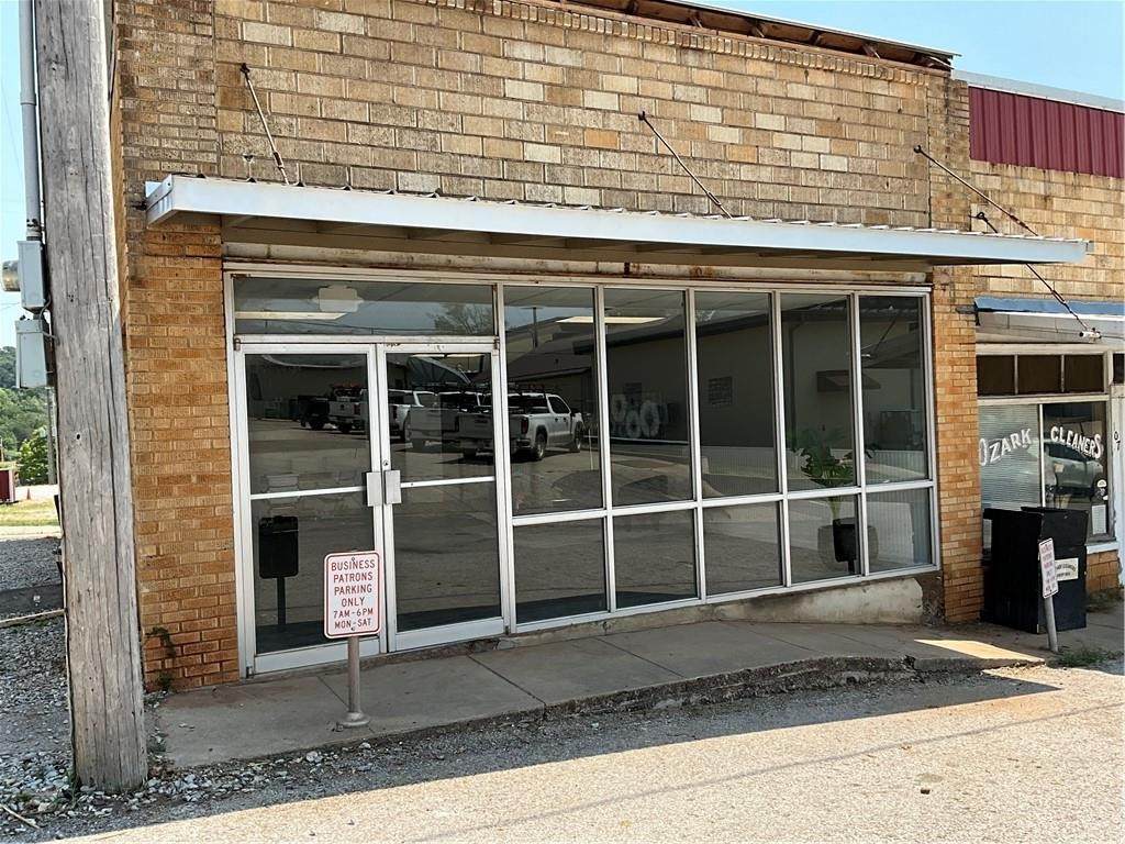 105 College Street - Photo 1