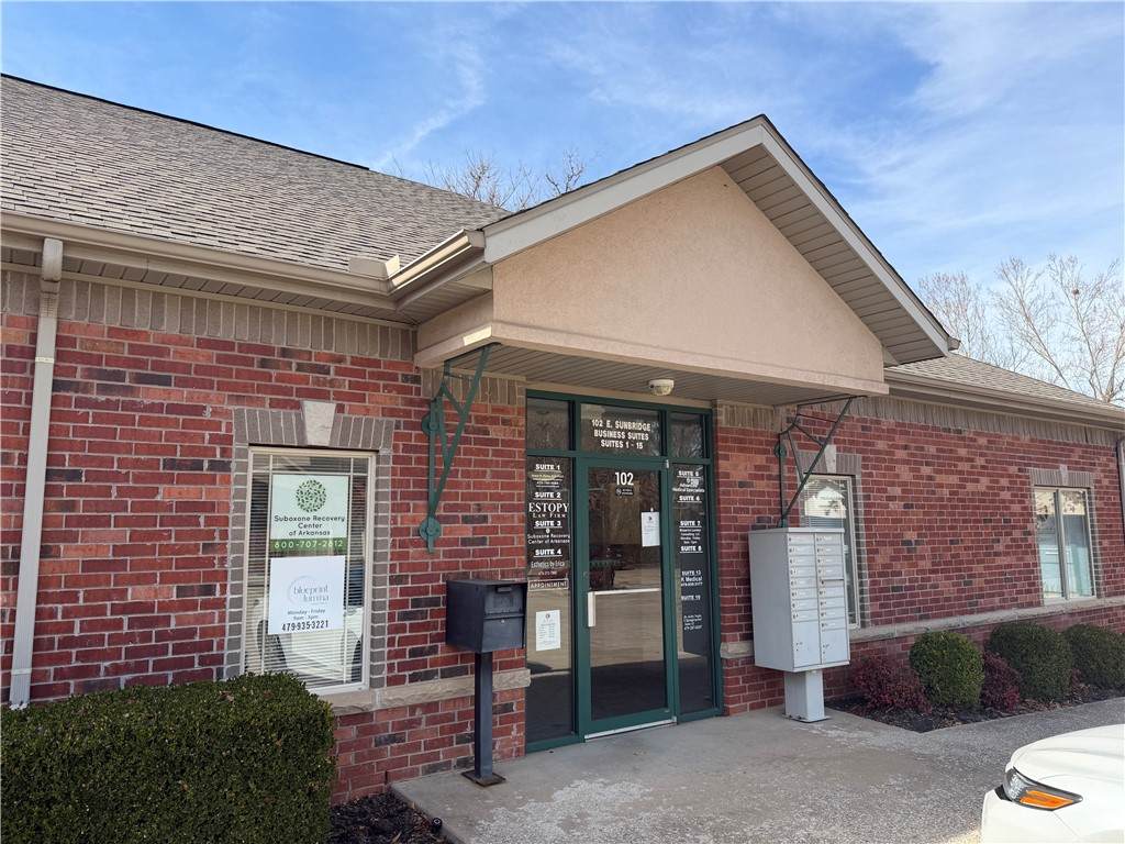 102 Sunbridge Drive - Photo 1