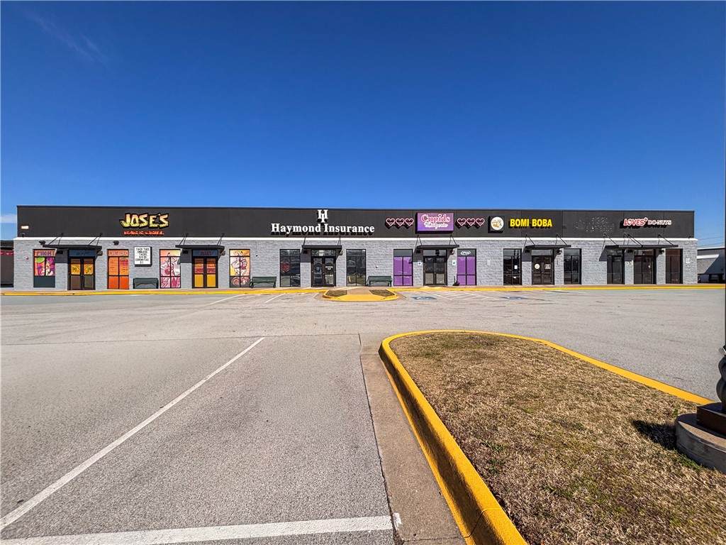 1032 Henri De Tonti Boulevard - Photo 1