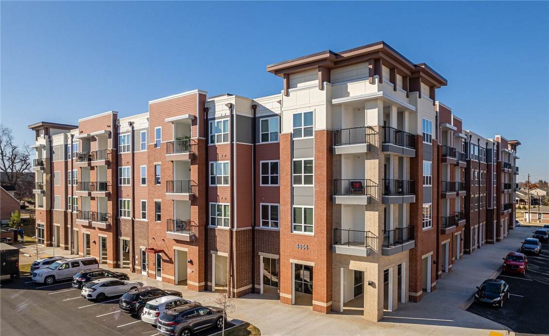 4654 Pinnacle Hills Parkway - Photo 1