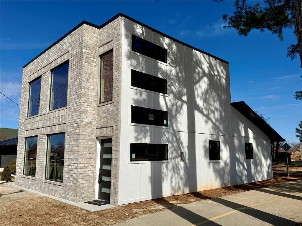 303 Promenade Boulevard - Photo 1