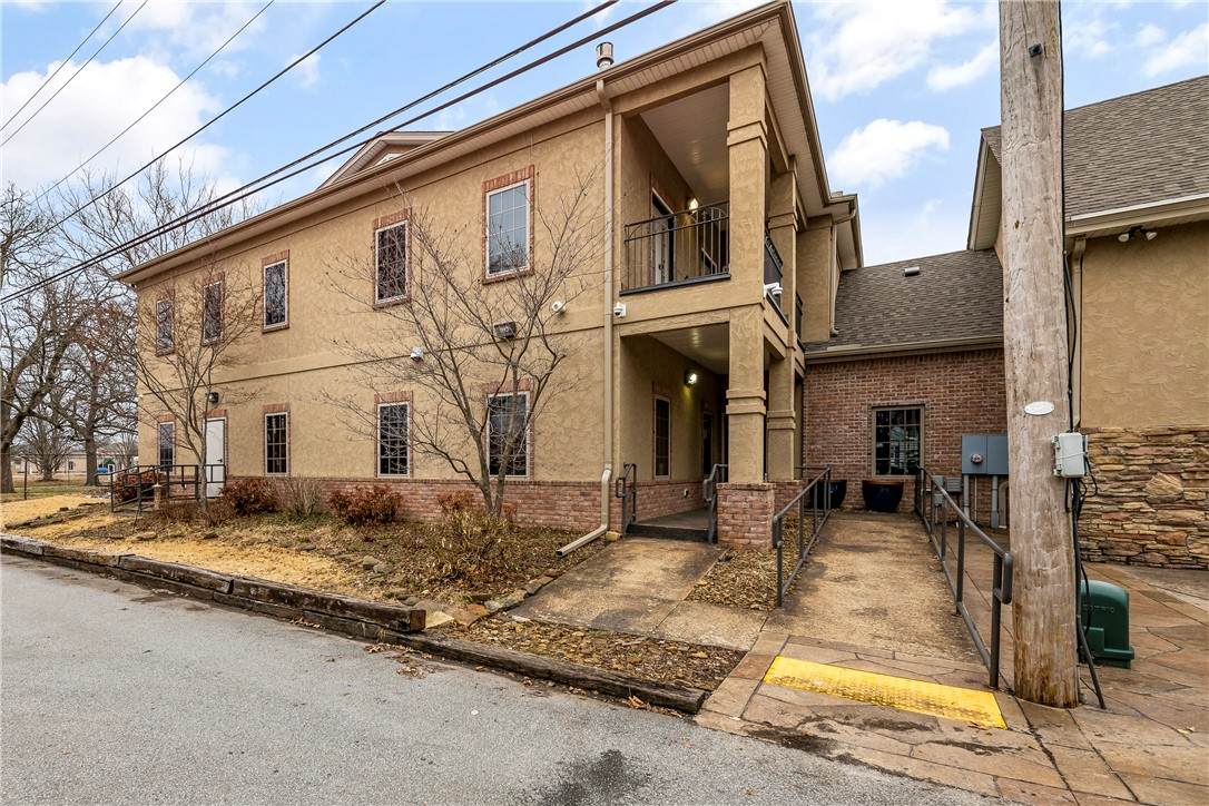 409 Poplar Street - Photo 1
