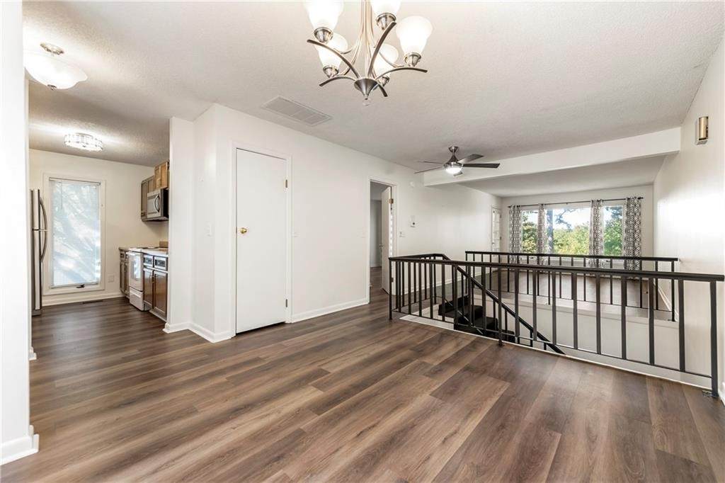 17 Britten Circle - Photo 1