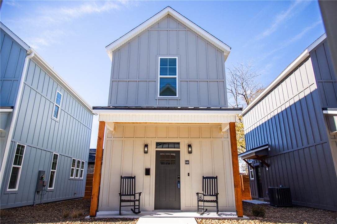 648 Price Avenue - Photo 1