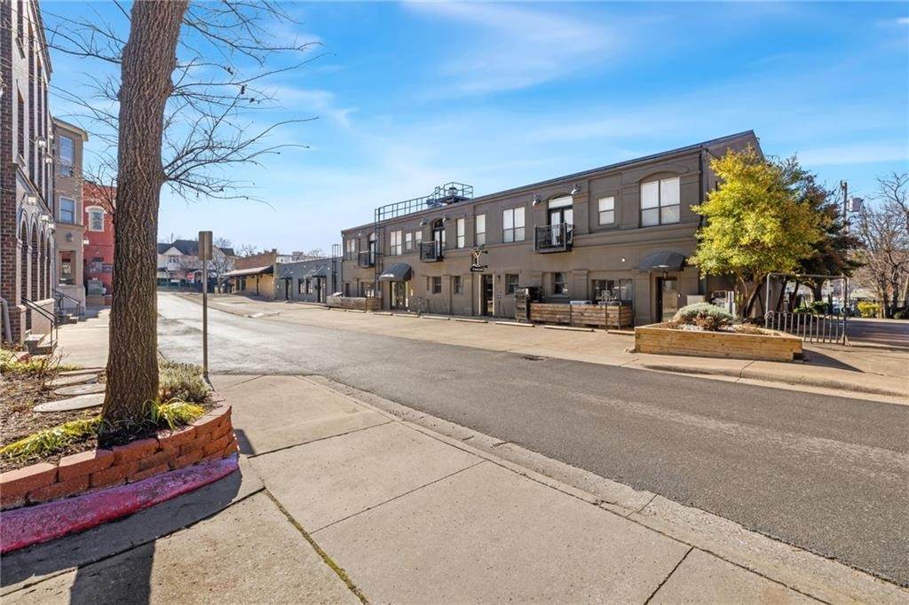 315 Rollston Avenue - Photo 1