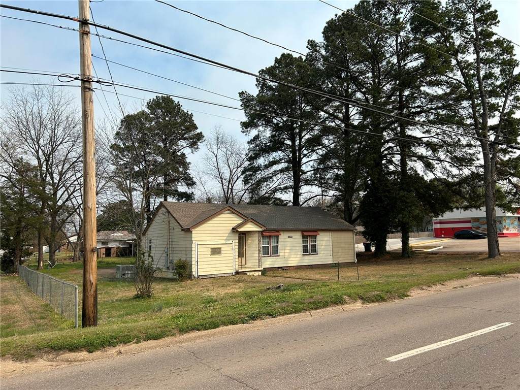 1615 Arkansas Avenue - Photo 1