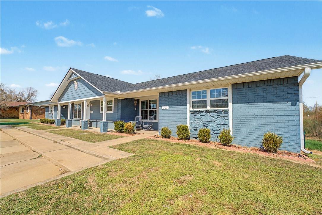 903, 905, 907 Banz Road - Photo 1