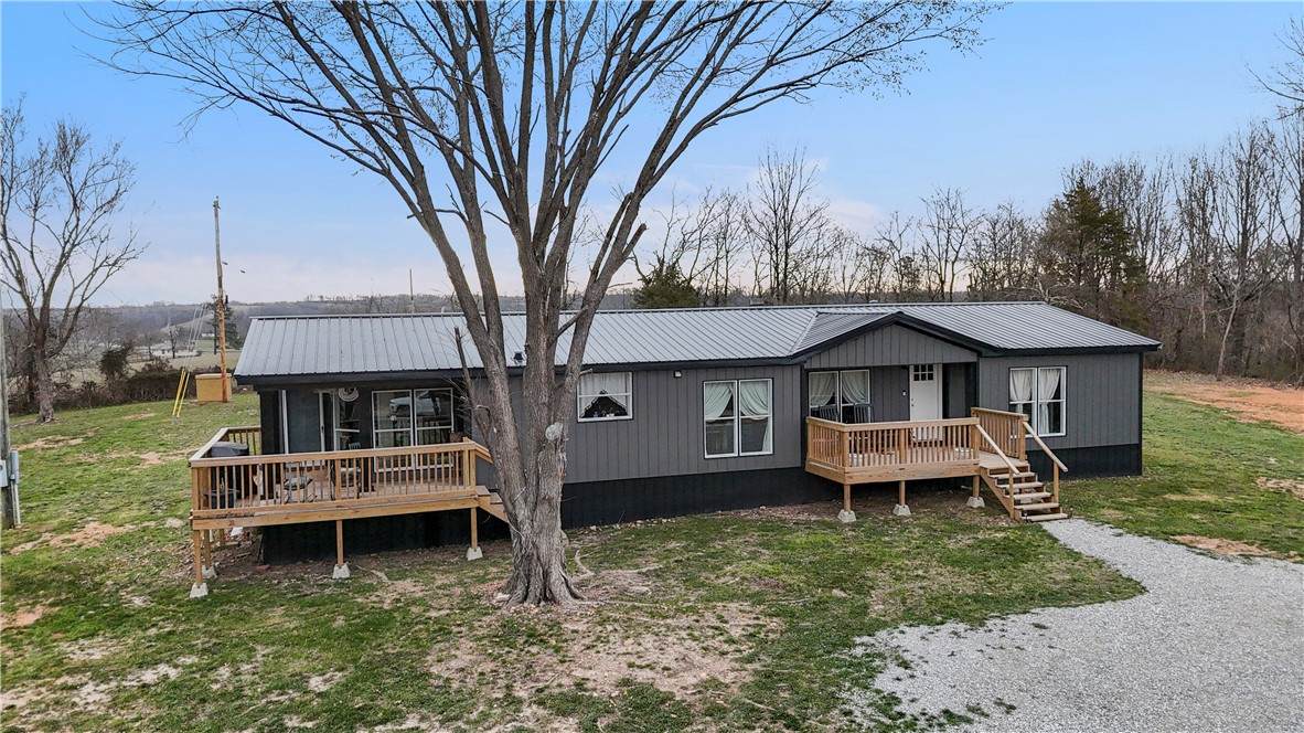 16062 Farm Road 1115 - Photo 1
