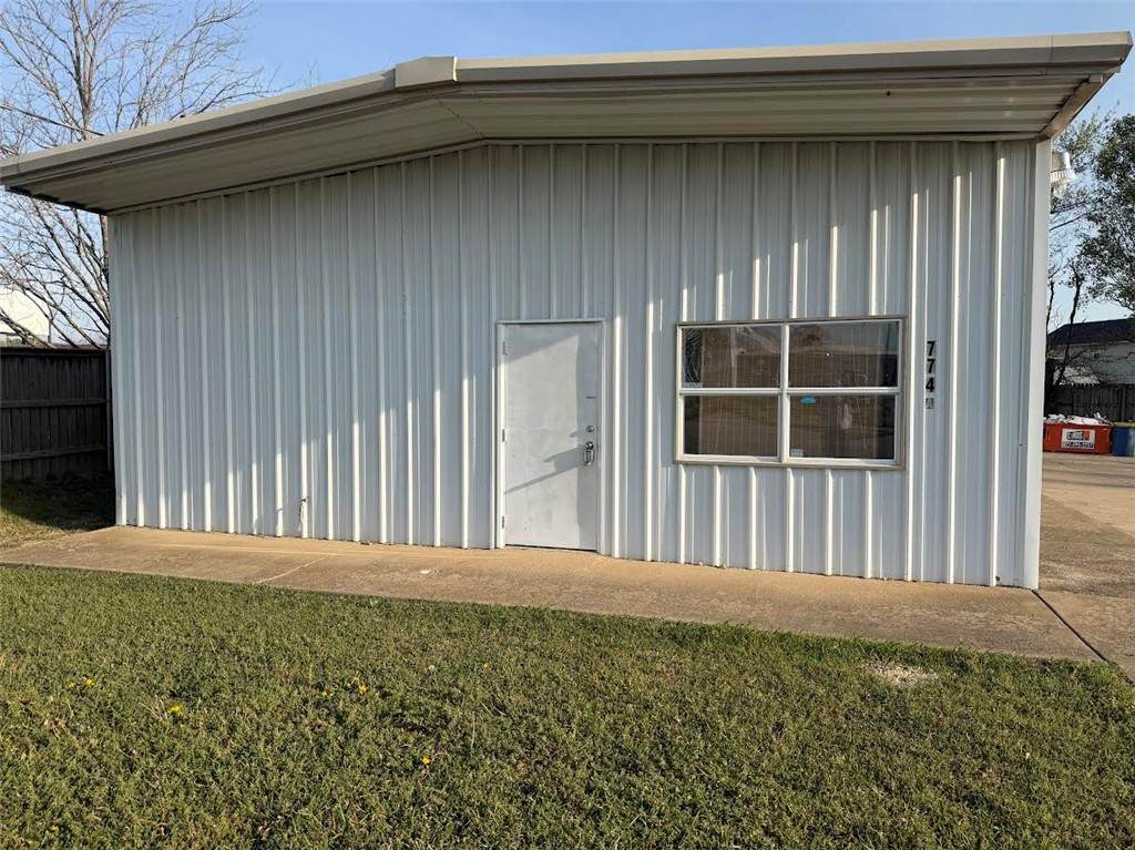 774 Don Tyson Parkway - Photo 1