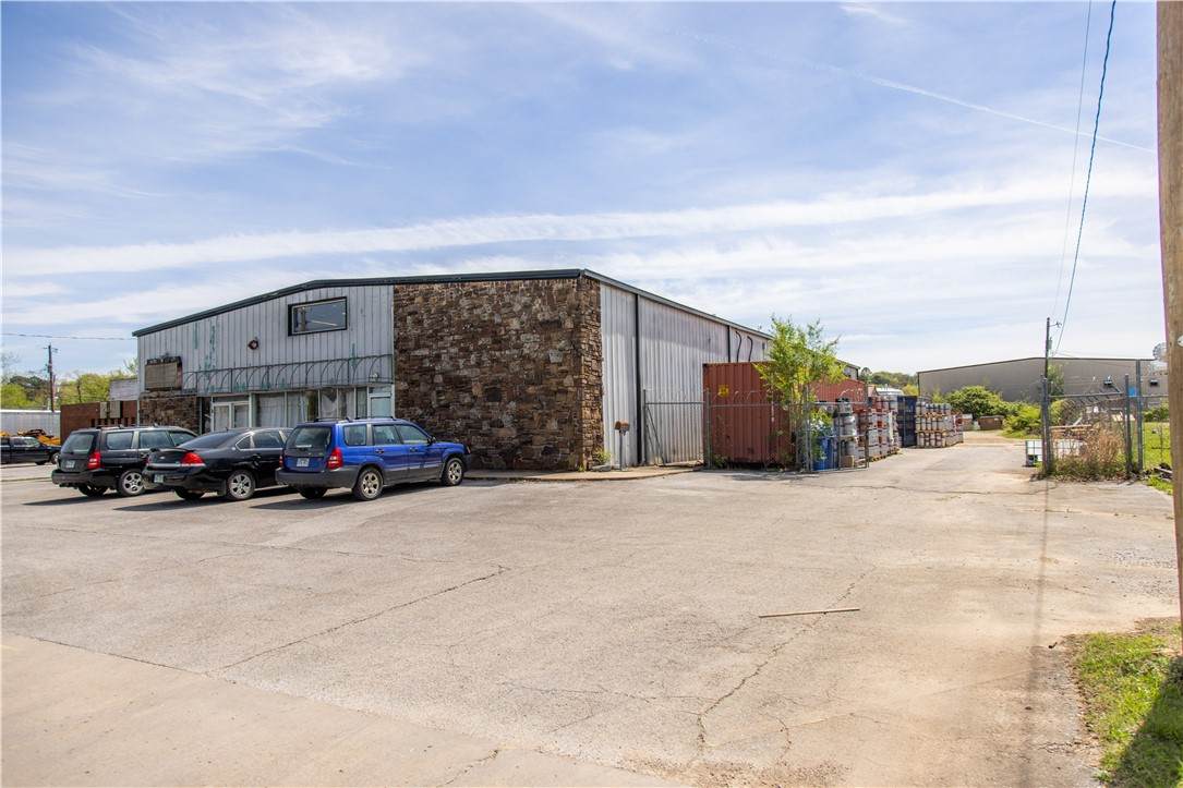 535 Poplar Street - Photo 1