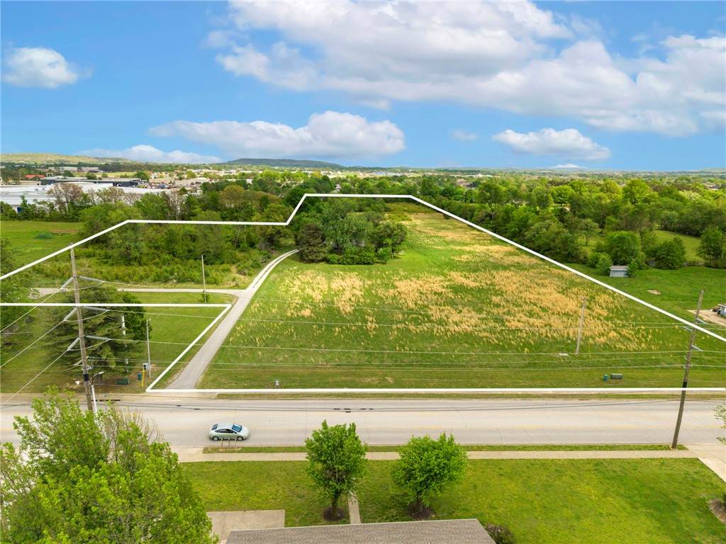2403 Turner Street - Photo 1