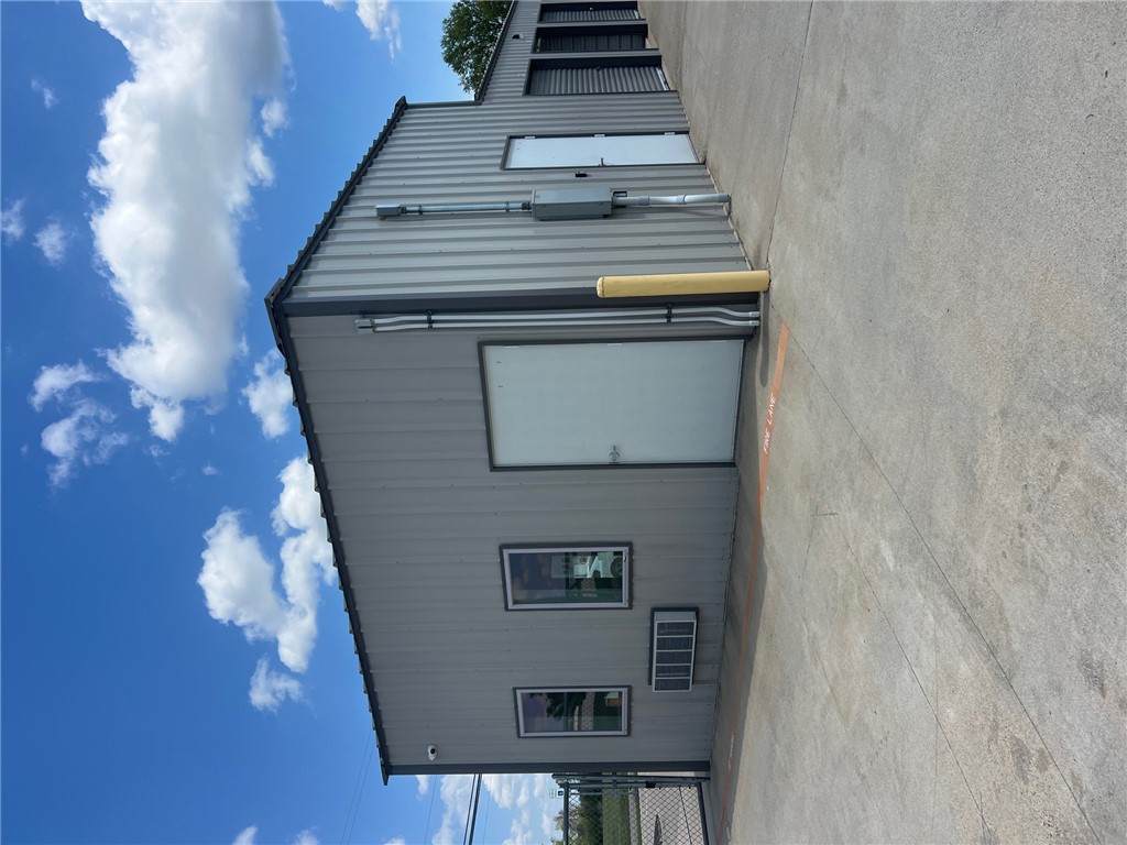 1100 Kenwood Street - Photo 1