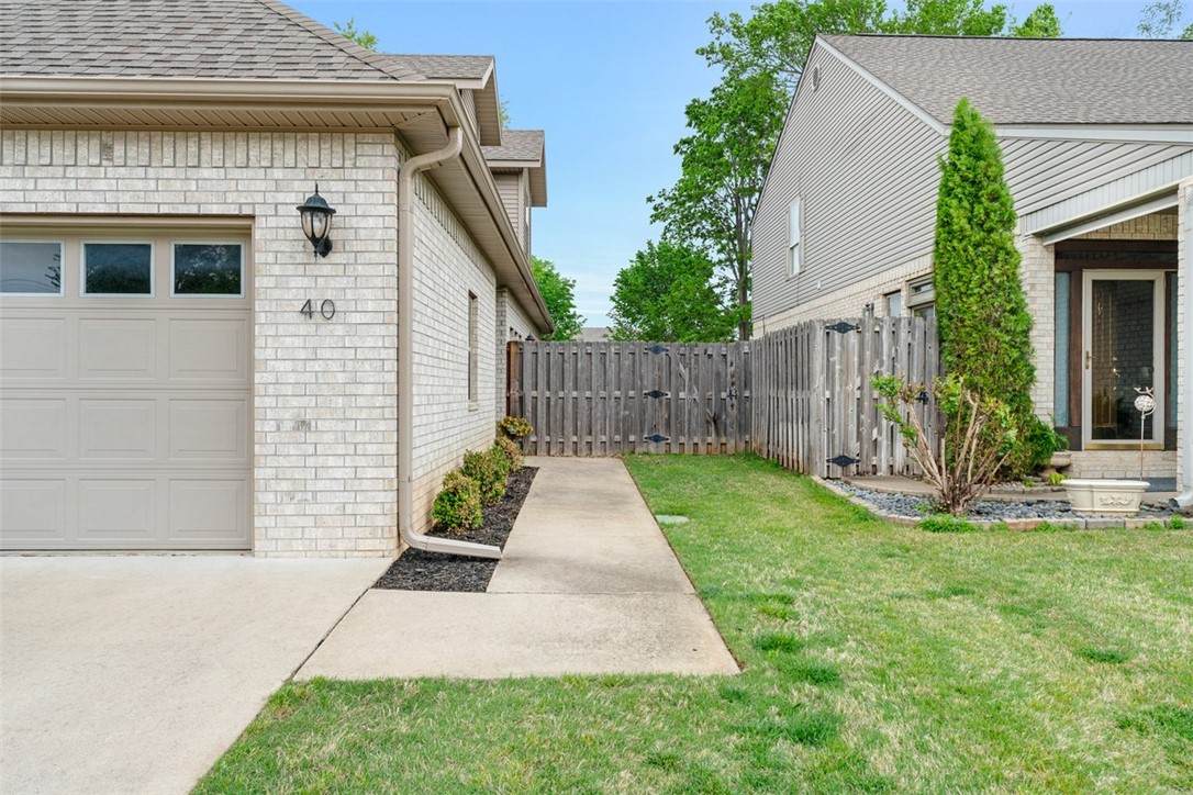 40 Cydnee Street - Photo 1