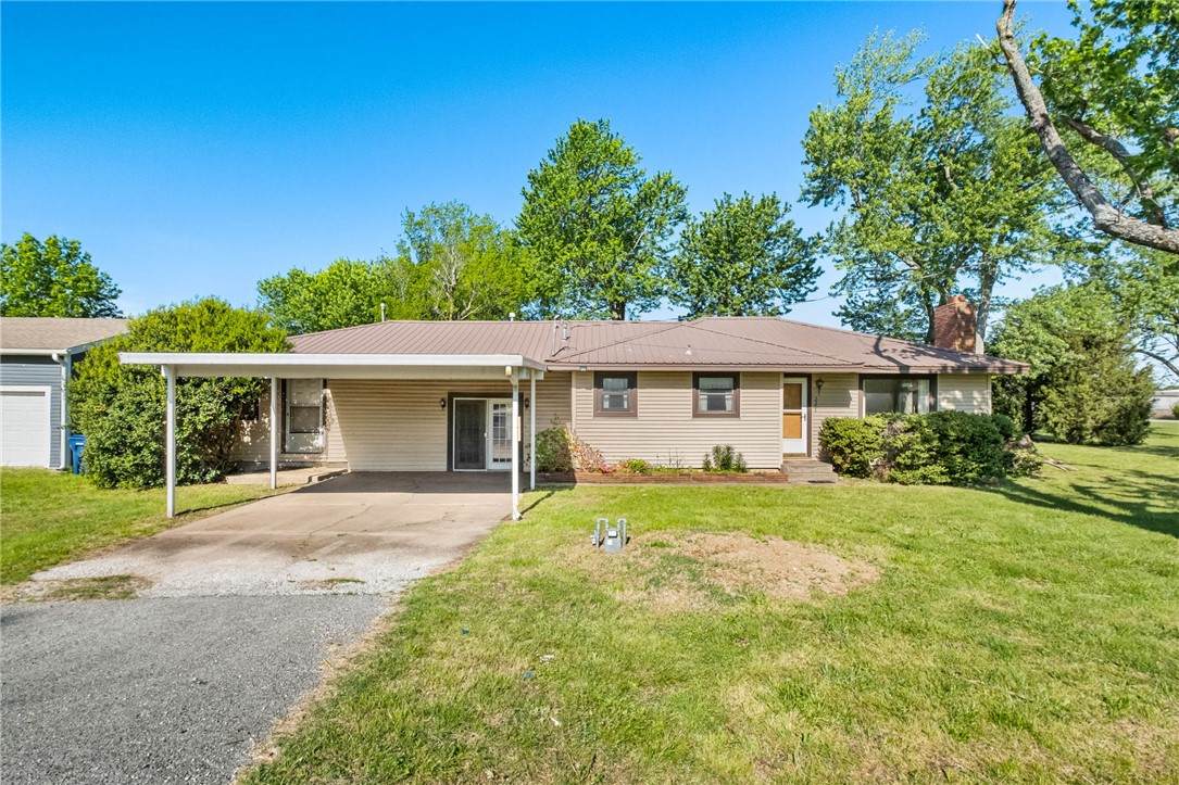 2204 Lincoln Street - Photo 1