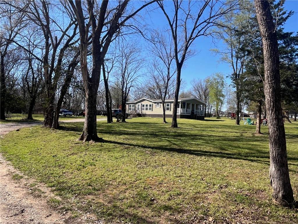 805 6th Avenue - Photo 1