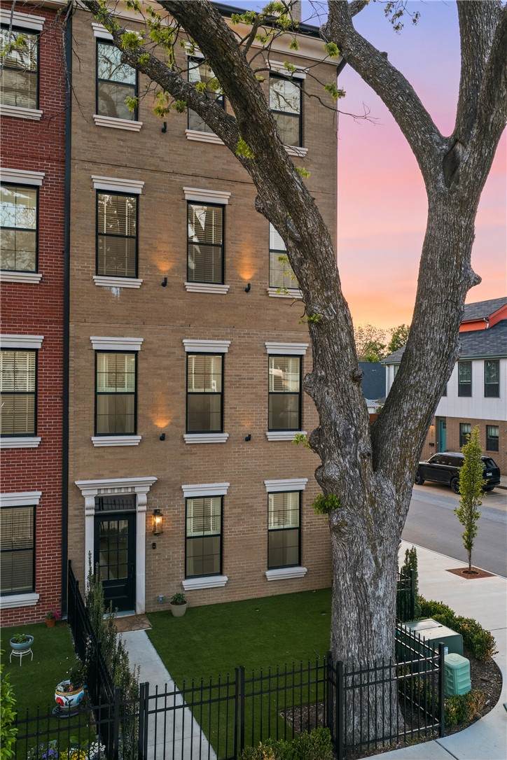 500 B Street - Photo 1