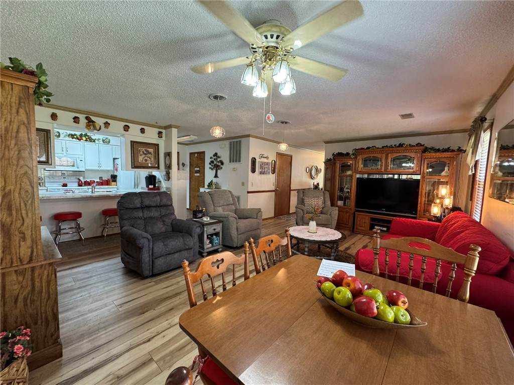 https://bt-photos.global.ssl.fastly.net/arkansas/orig_boomver_1_1346976-2.jpg