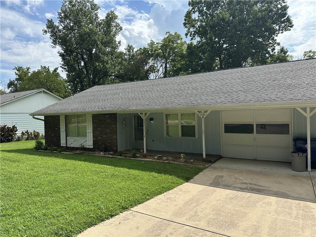 1121 Meadowbrook Drive - Photo 1