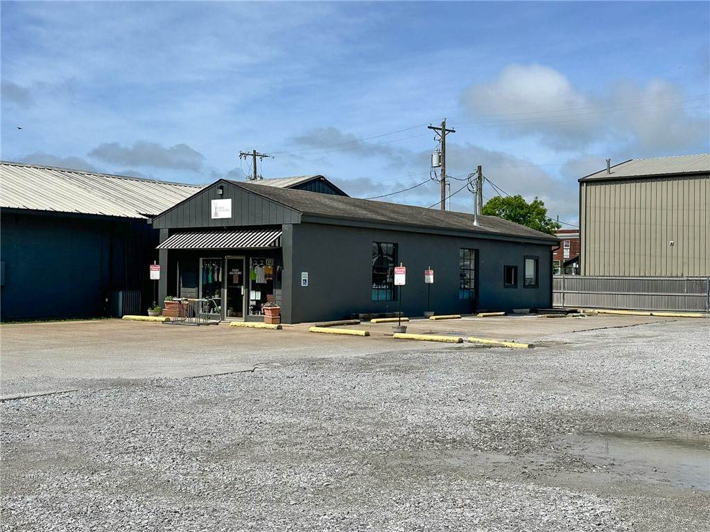 704 Main Street - Photo 1