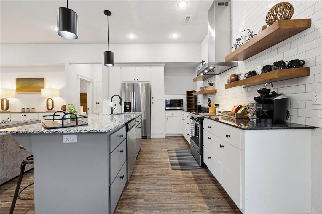 1115 Oakland Avenue - Photo 1