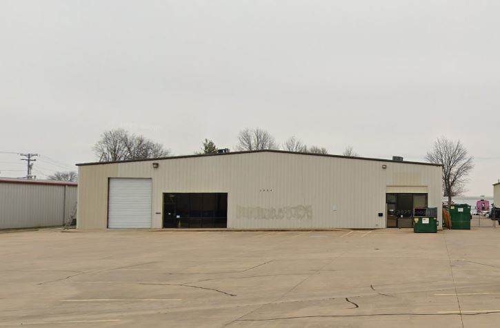 3904 Kelley Avenue - Photo 1
