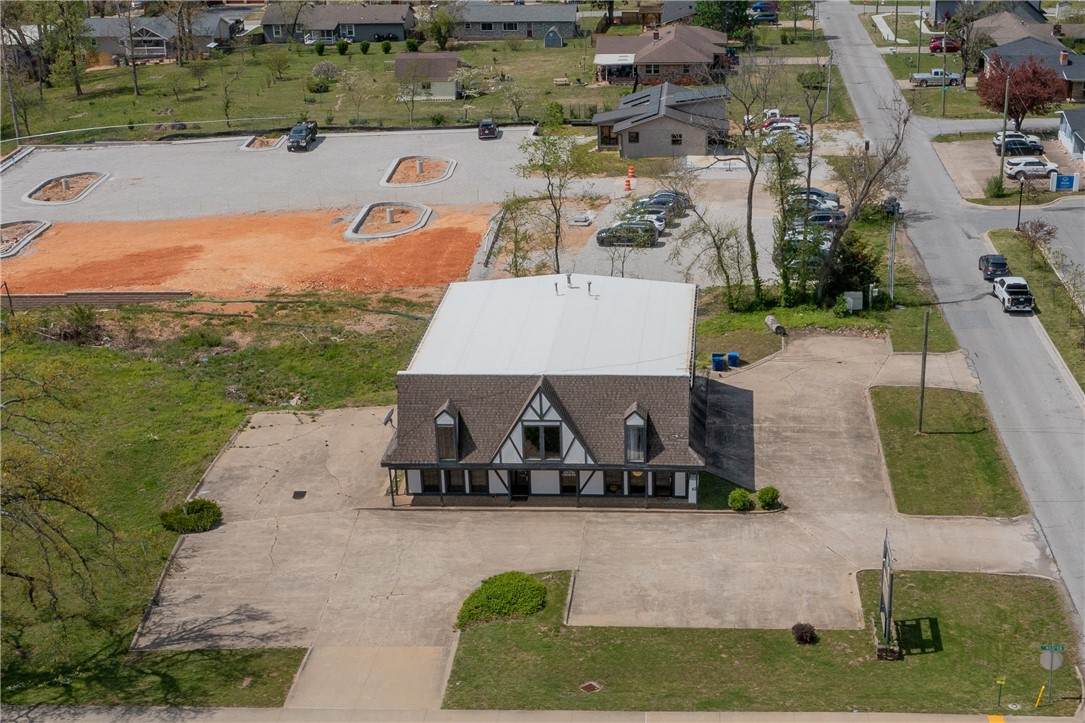 615 Walton Boulevard - Photo 1
