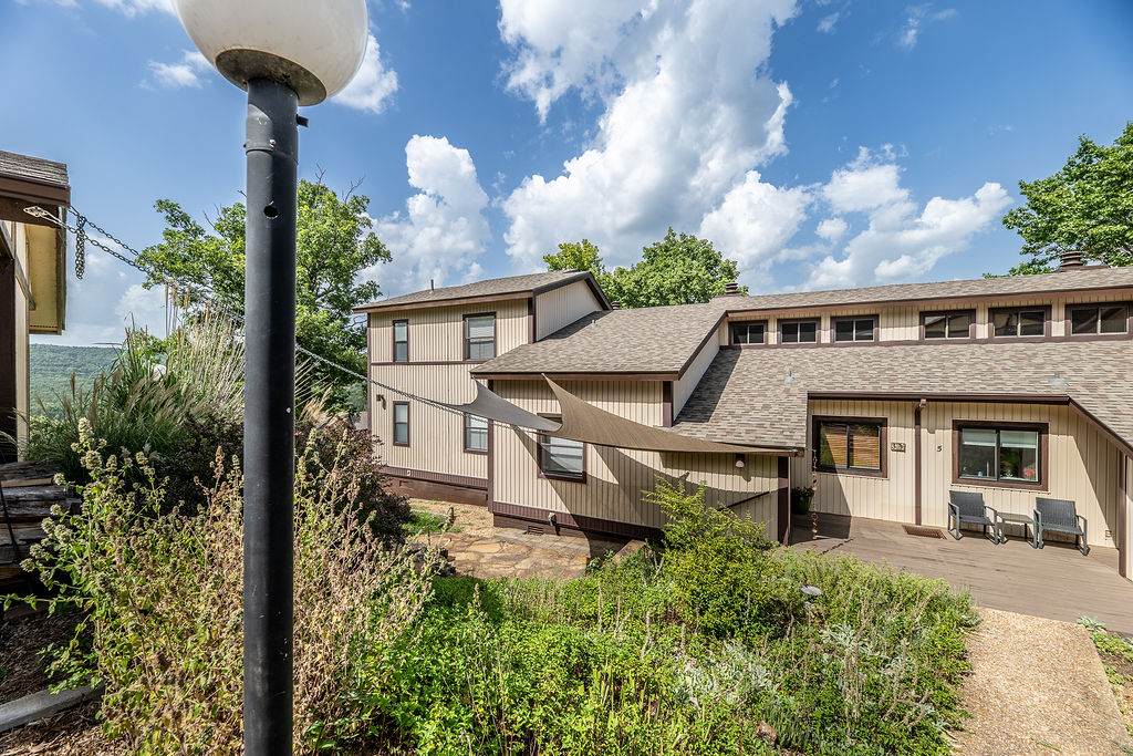 3 White Oak Lane - Photo 1