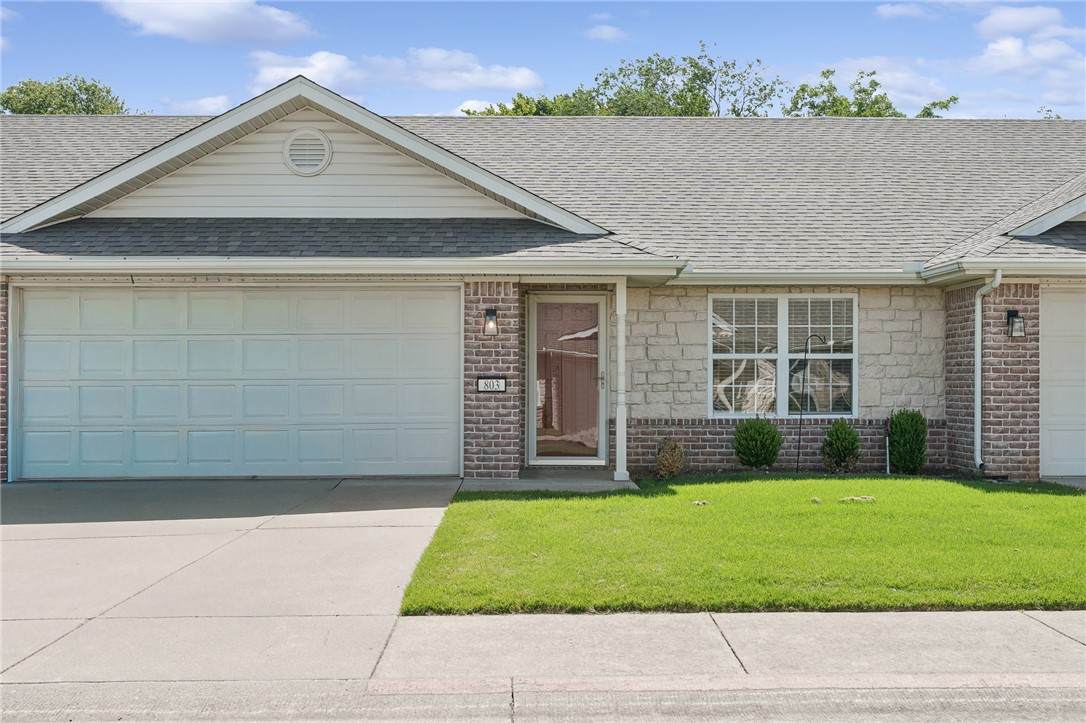 803 19th Street - Photo 1