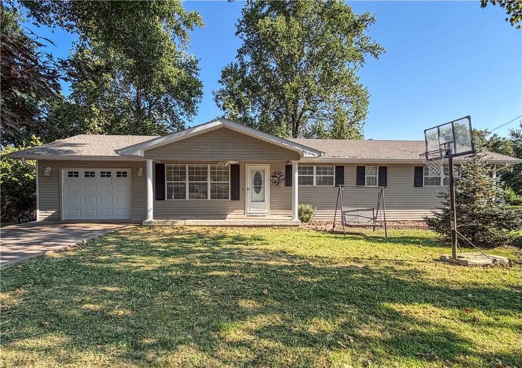 717 South - Photo 1