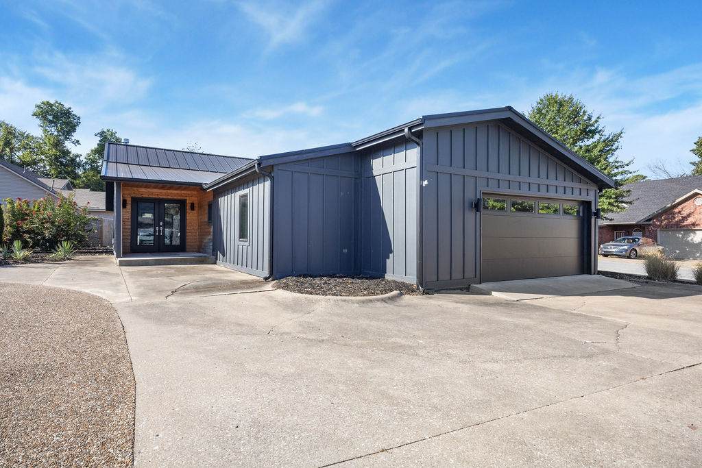 1517 Bella Vista Road - Photo 1