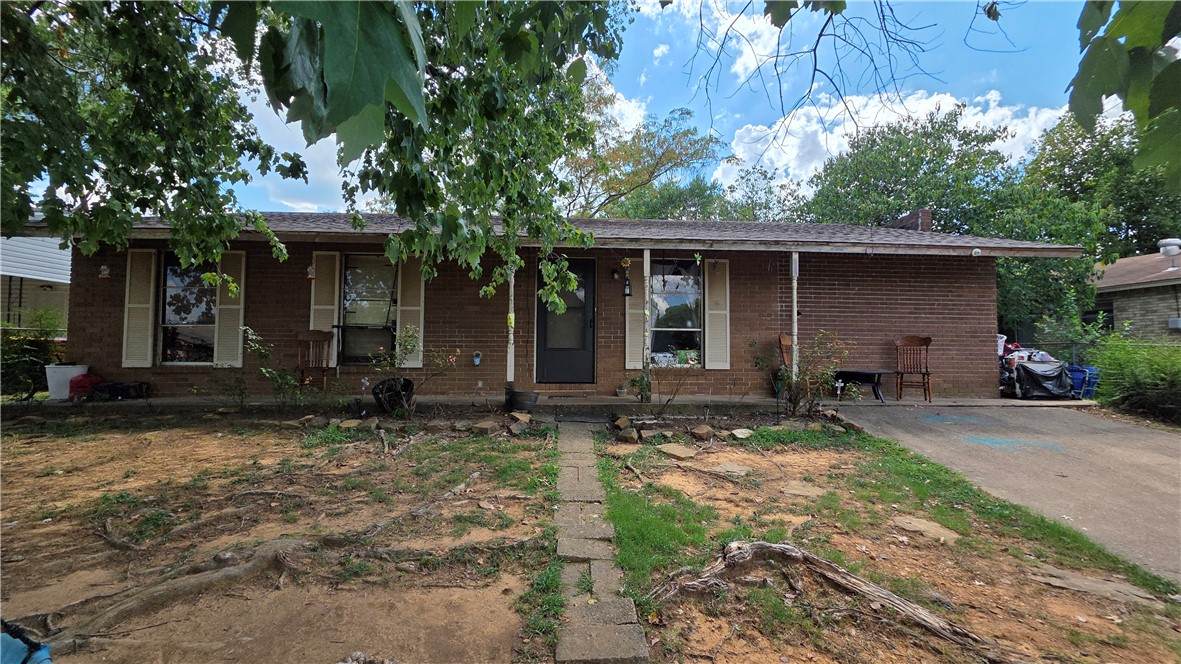 202 Eisenhower Street - Photo 1
